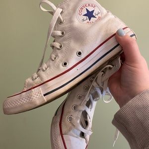 Gently used size 7 converse!